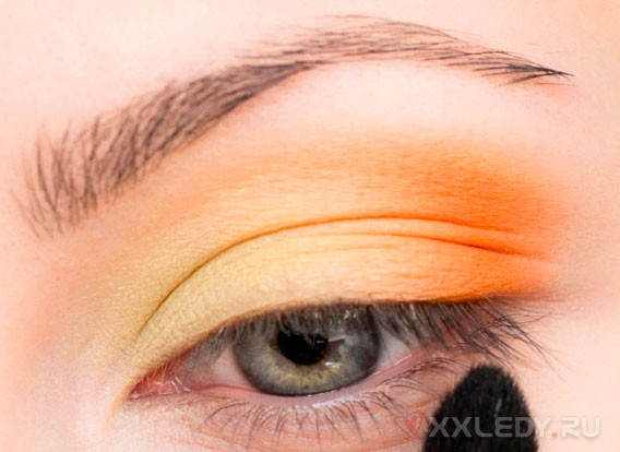 Как использовать оранжевые тени в макияже глаз?